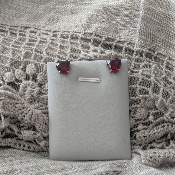 Bomb Party Jewelry - Heart-Shaped Stud Earrings